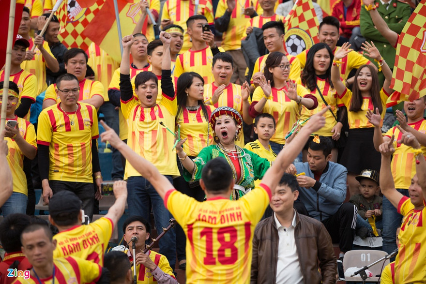 CĐV Nam Định rất cuồng nhiệt
