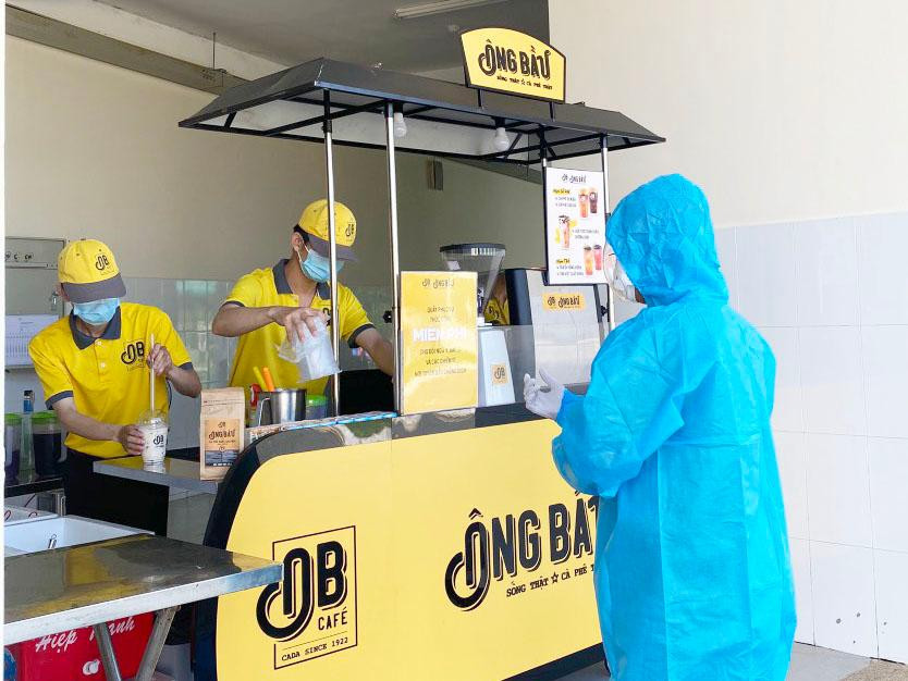 Cà phê Ông Bầu sát cánh cùng các bác sĩ trên tuyến đầu chống dịch