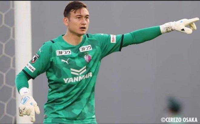 Văn Lâm lần đầu bắt chính cho Cerezo Osaka.