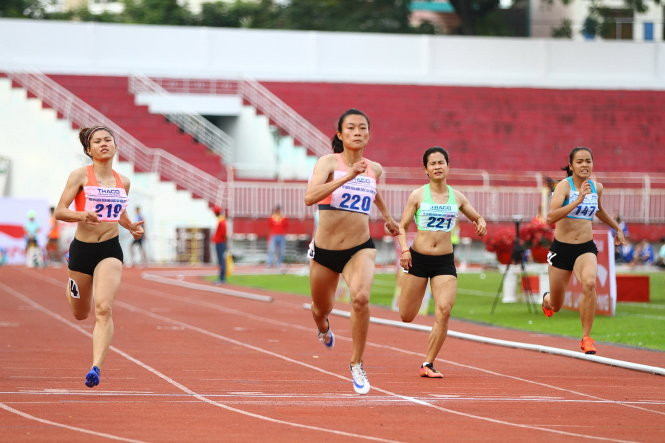 'Nữ hoàng tốc độ' Lê Tú Chinh phá kỷ lục của chính mình