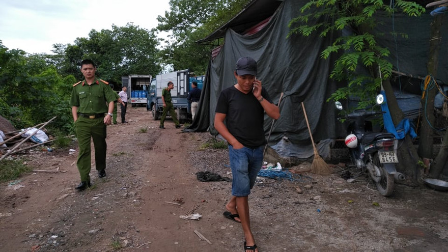 Cơ quan chức năng triệt phá "ổ gas lậu" lớn nhất TP Hải Dương. Ảnh: Minh Đức