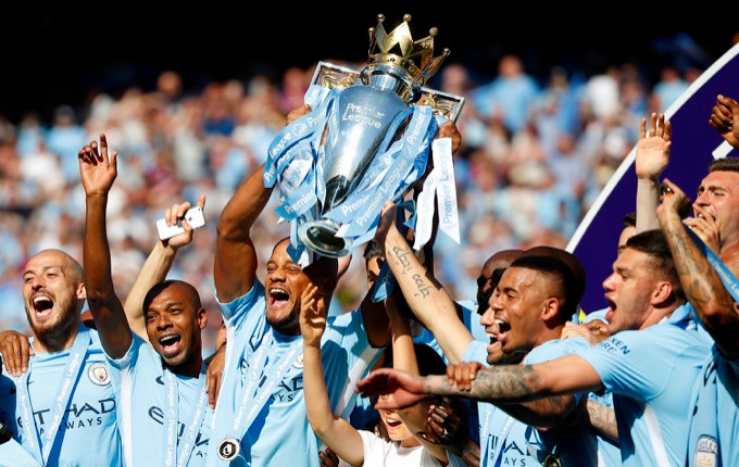 Man City mang cúp vô địch Premier League đến Việt Nam