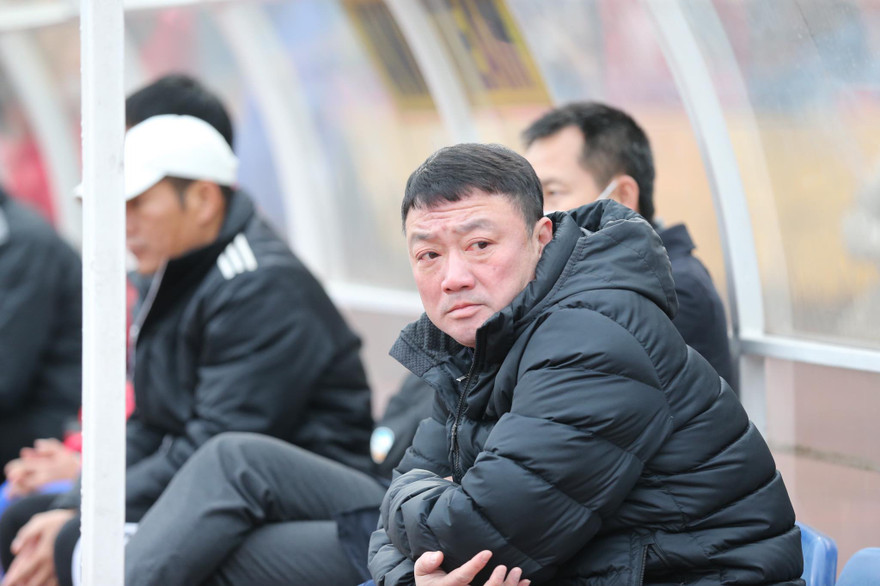 Thất thủ ở Hàng Đẫy, HLV Viettel vẫn khen ngợi các học trò