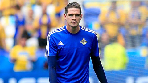 Cầu thủ Bắc Ireland xin... ngồi dự bị trận gặp Đức