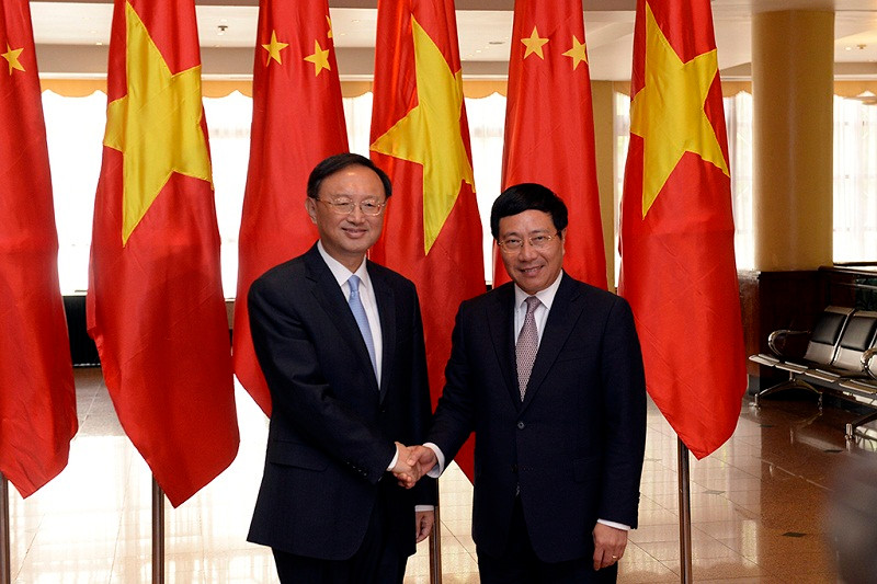 Phó Thủ tướng Phạm Bình Minh (phải) tiếp ông Dương Khiết Trì. Ảnh: MT