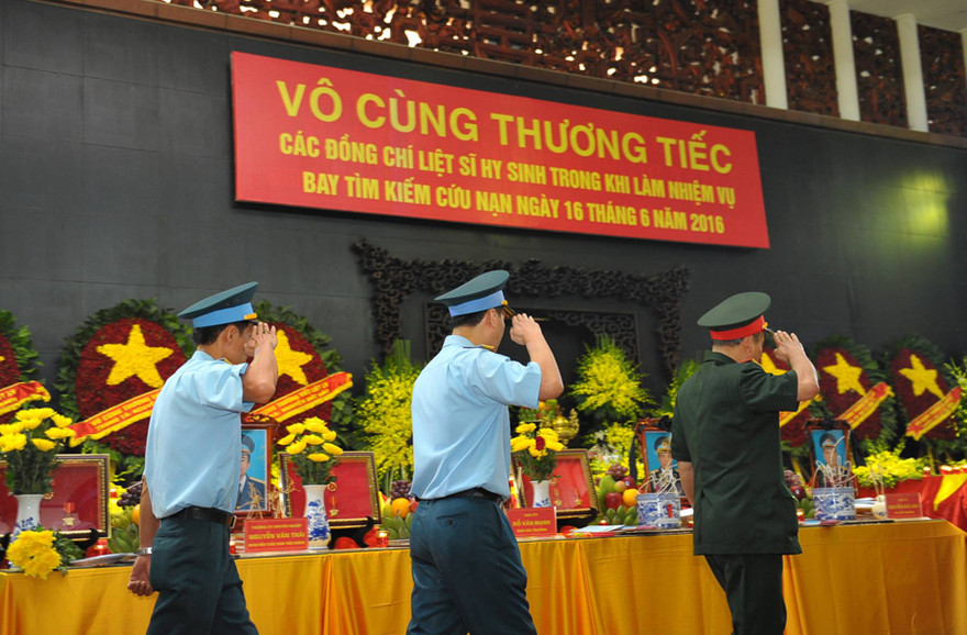 Lễ viếng 9 liệt sĩ phi hành đoàn CASA-212 bắt đầu vào lúc 7h hôm nay.