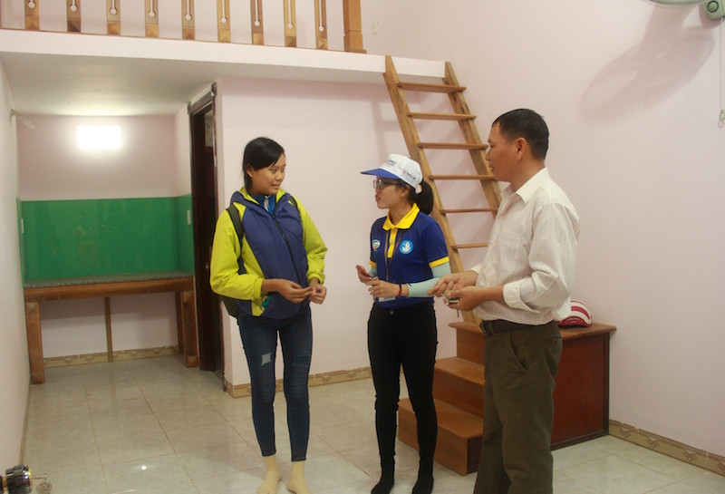 Anh Nam đón thí sinh ở miễn phí