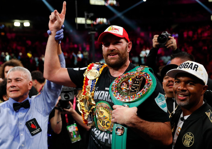 Tyson Fury bảo vệ thành công danh hiệu WBC hạng nặng 