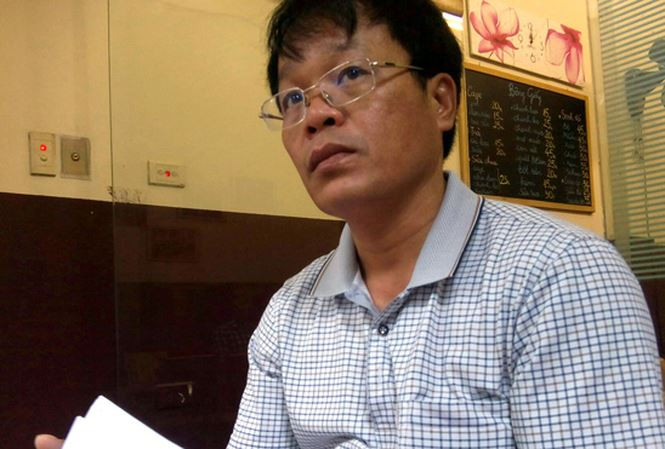 Ông Vũ Văn Đảo 5 năm ra Bắc vào Nam đội đơn đi kêu oan. Ảnh: M.Đ