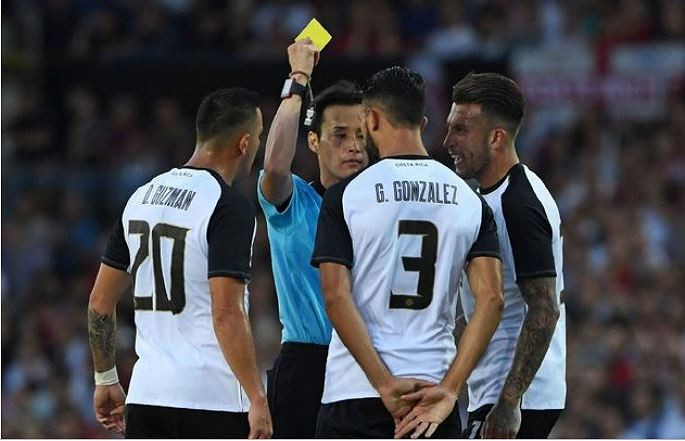 Trọng tài Kimura bắt chính trận đấu giữa Việt Nam và Myanmar ở AFF Cup 2016.