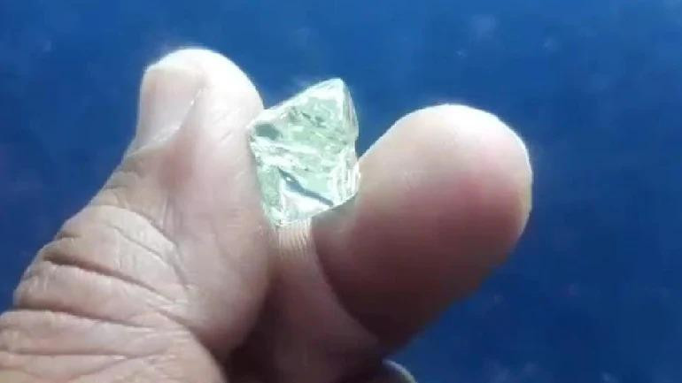 Viên kim cương thô 13,47 carat. Ảnh: India Today