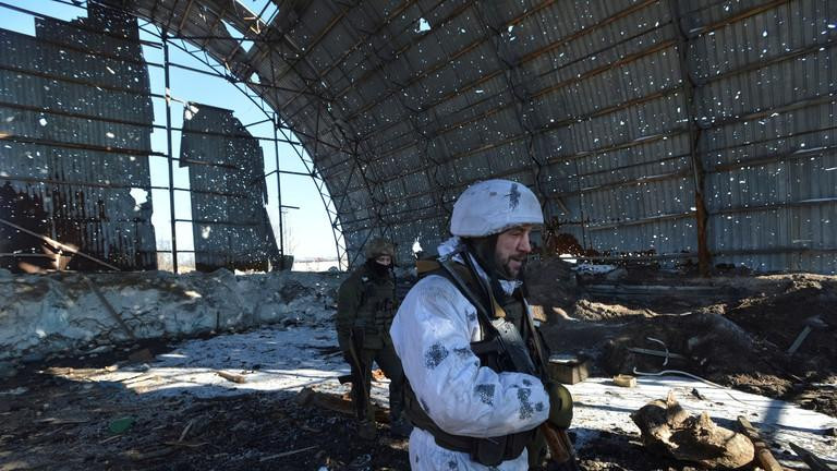 Binh sĩ Ukraine ở Avdiyivka. Ảnh: Reuters