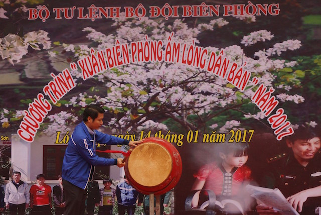 Bí thư T.Ư Đoàn Nguyễn Ngọc Lương đánh trống khai hội 