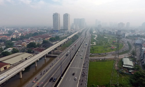 Năm 2017 thị trường bất động sản đứng trước hai ngã rẽ, một là kịch bản tăng trưởng táo bạo, hai là viễn cảnh giảm tốc đầy thận trọng. Ảnh: Vũ Lê