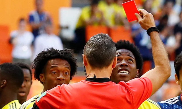 Tin nhanh World Cup: Dính thẻ đỏ, cầu thủ Colombia bị dọa giết