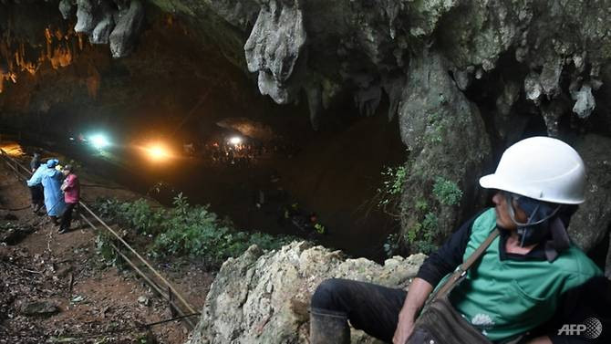 Đội bóng cùng huấn luyện viên mất tích hôm 23/6 sau khi một cơn mưa lớn khiến hang động ngập nước. Ảnh: AFP