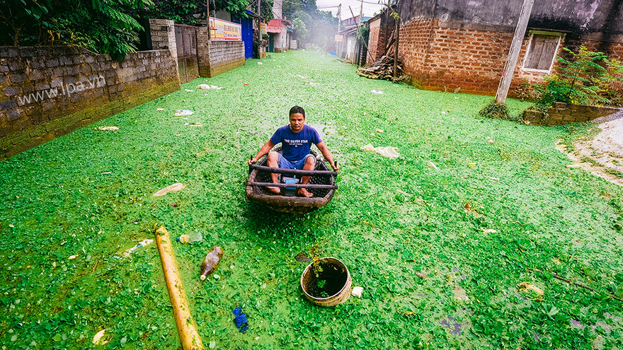 Dân Chương Mỹ vẫn khốn khổ gần một tuần sau sự cố vỡ đê