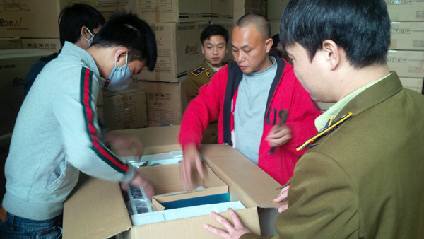 Thiết bị nhà bếp Trung Quốc đội lốt 'hàng hiệu' Đức, Ý