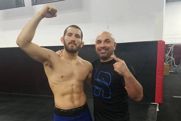 Tung đòn trời giáng, võ sĩ MMA hạ đối thủ trong chớp mắt