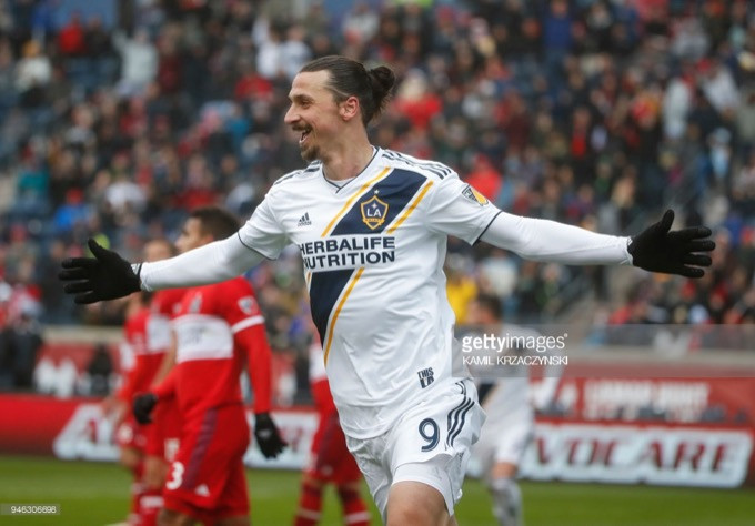 Ibrahimovic quay lại khoác áo tuyển Thụy Điển?
