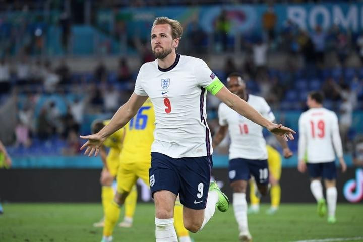 Harry Kane ghi cú đúp bàn thắng