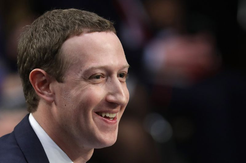 Mark Zuckerberg trong phiên điều trần ngày 10/4. Ảnh: Getty