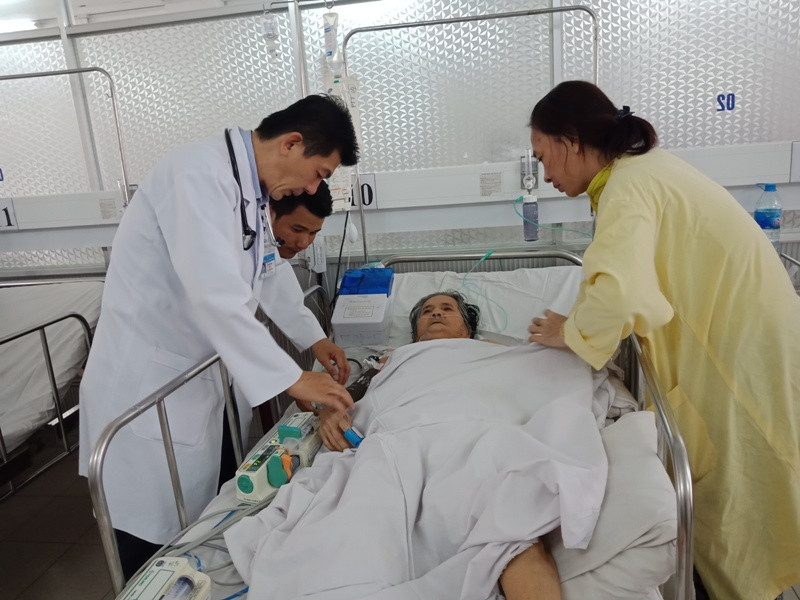 Bệnh nhân H. đang phục hồi tốt sau ca phẫu thuật kéo dài - Ảnh: Kim Hà.