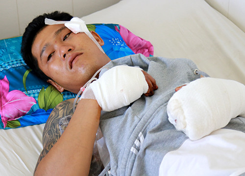 Anh Linh đang điều trị tại bệnh viện. Ảnh: An Phước.