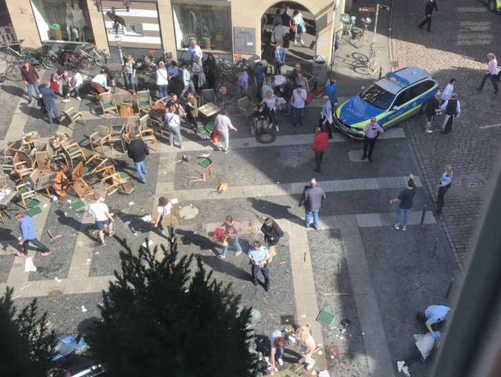 Hiện trường vụ lao xe hôm 7/4 tại Đức. Ảnh: Twitter