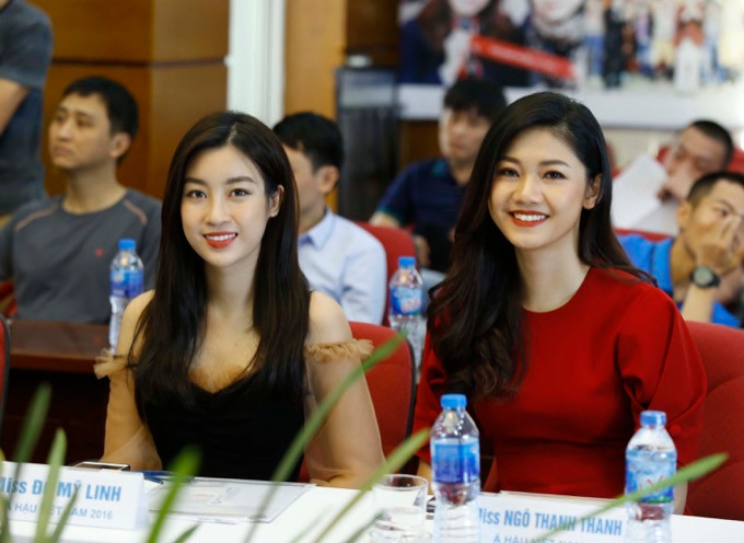 Hoa hậu Mỹ Linh, Á hậu Thanh Tú rạng rỡ tại họp báo Việt dã toàn quốc