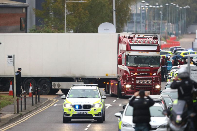 Chiếc xe container chở 39 thi thể người Việt Nam được phát hiện hôm 23/10 ở hạt Essex (Anh). Ảnh: PA