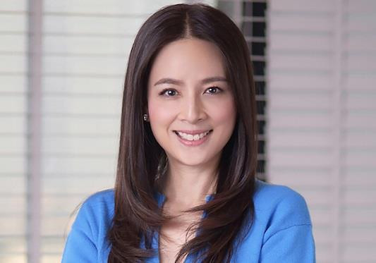 Nualphan Lamsam là "bông hồng thép" của làng bóng đá Thái Lan