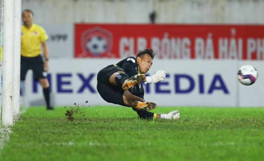 Tấn Trường nhận tin vưi trước ngày lên đường sang Saudi Arabia