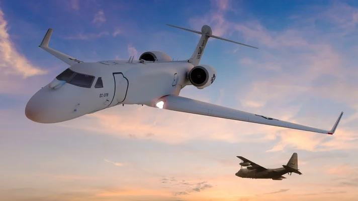 Hình minh họa máy bay tác chiến điện tử đời mới EC-37B Compass Call (máy bay to) và đời cũ EC-130H (máy bay nhỏ). Ảnh: BAE Systems.
