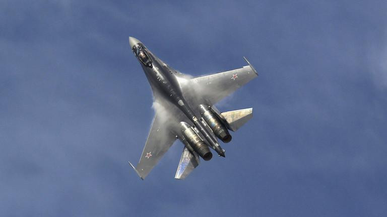 Tiêm kích Su-35. Ảnh: Reuters