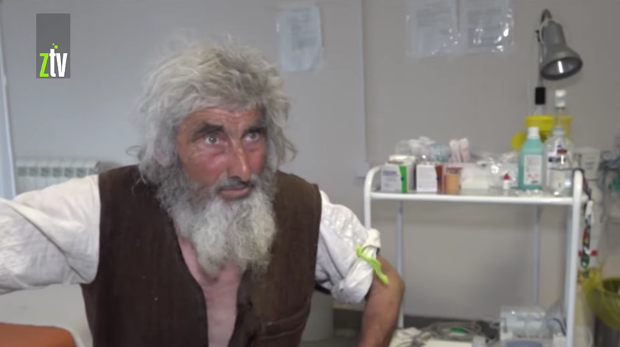 Ông Panta Petrovic tại điểm tiêm chủng. Ảnh chụp màn hình