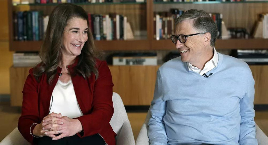 Vợ chồng tỉ phú Bill Gates thuở còn mặn nồng. Ảnh: AP