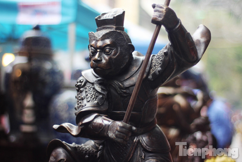 Tượng đồng Hầu Vương giá 18 triệu phục vụ đại gia Hà thành