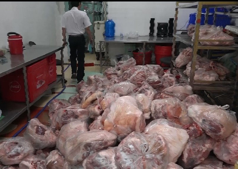 Lượng thịt lúc phát hiện đã bay mùi hôi thối