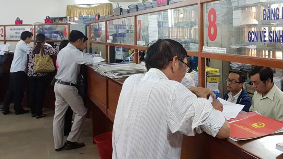 TPHCM sẽ giám sát việc đăng ký thế chấp 'sổ đỏ'