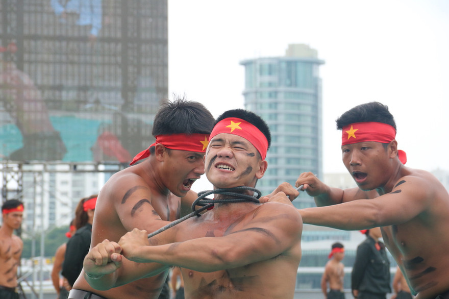 Khí công phi thường của chiến sỹ cảnh sát bảo vệ APEC