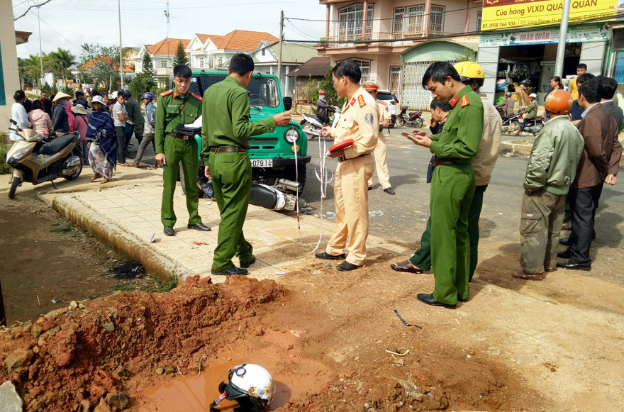 Tai nạn liên hoàn trên đường vào khu du lịch, 3 người thương vong