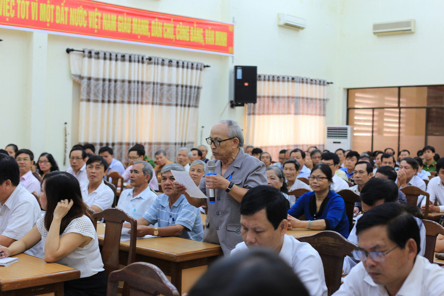 Cử tri quận Hải Châu chất vấn các vấn đề nóng của Đà Nẵng