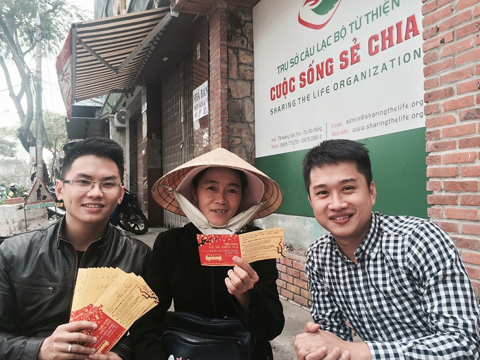 Nhận vé xe Tết miễn phí từ CLB từ thiện - ảnh NVCC