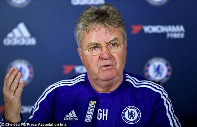 Hiddink khẳng định Chelsea đang đối mặt với cuộc chiến trụ hạng
