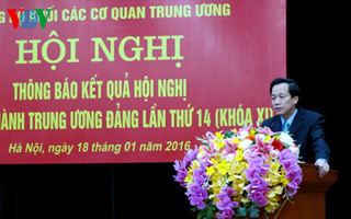 Ông Đào Ngọc Dung thông báo kết quả Hội nghị Trung ương 14.