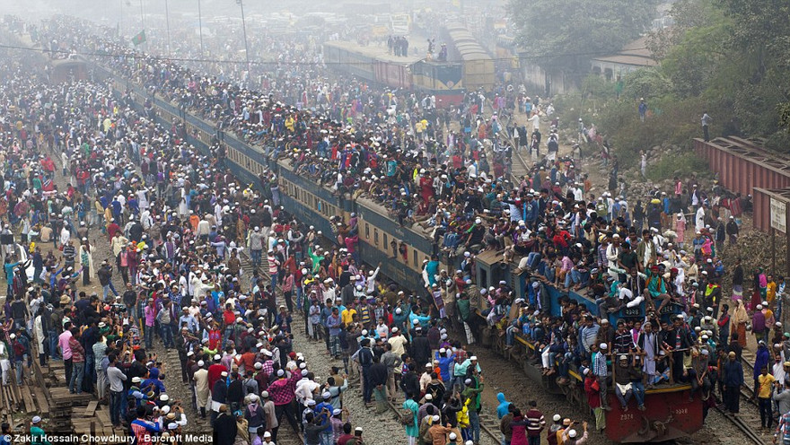 Biswa Ijtema là lễ hội Hồi giáo lớn thứ 2 tại Bangladesh, thường được tổ chức tại Tongi (thuộc thủ đô Dhaka) vào tháng 1 hàng năm và kéo dài nhiều đợt. Đợt mở đầu của lễ hội được tổ chức từ ngày 8/1 đến ngày 10/1. 