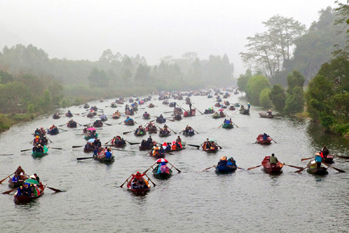 Tiết lộ số tiền giao dịch mùa lễ hội chùa Hương