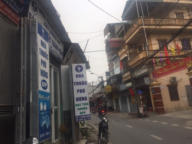 Nhà thuốc "chặt chém" khách mua khẩu trang. Ảnh: N.D