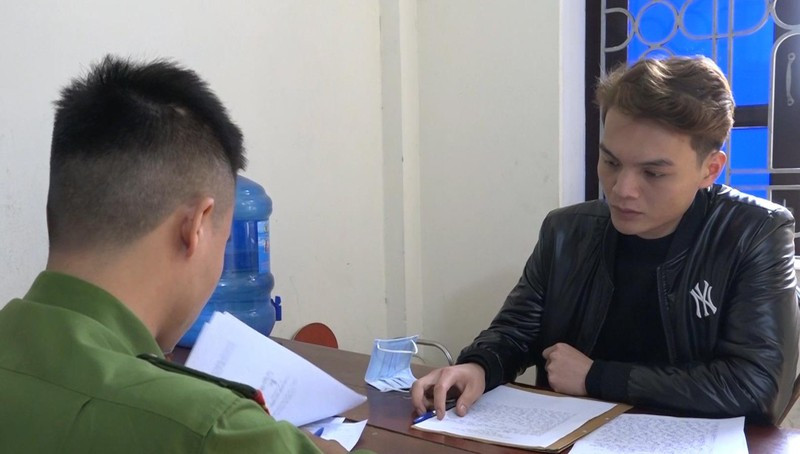 Đào Văn Đông tại cơ quan công an.